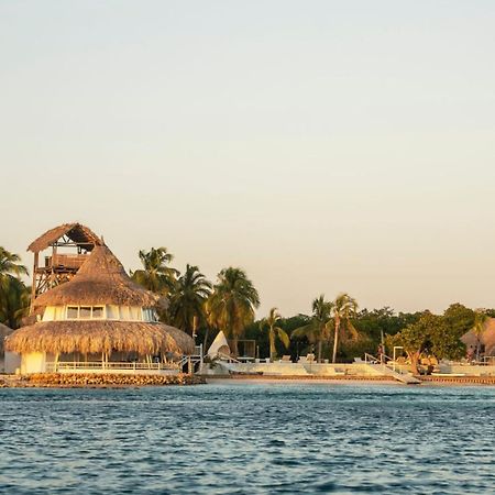 Quinta Del Mar Crystal Beach Hotel Tintipan Island Exterior foto